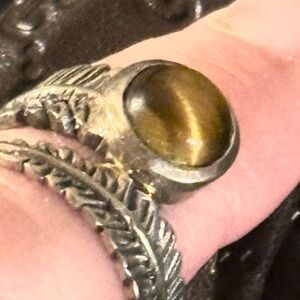 Closet Giveaway 1/19/25-1-26-25 Pay $1 plus shipping and she’s yours